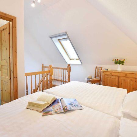 Stoertebeker Appartements - "Stoertebeker Pferdehof" Ралсвиек Стая снимка